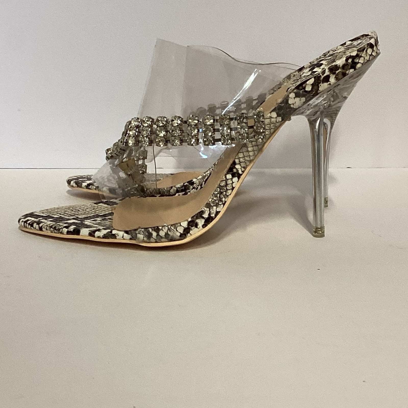 MACKIN J Clear Rhinestone Transparent Strap High Stiletto Heels Sandals Sz8-Prom