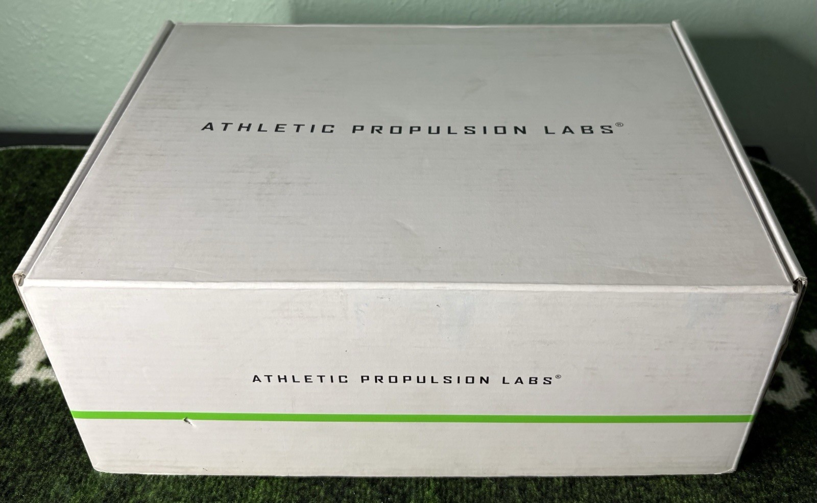 US Women’s 8.5 – APL Techloom Pro “Black/Faded White” New in Box, ALO Yoga