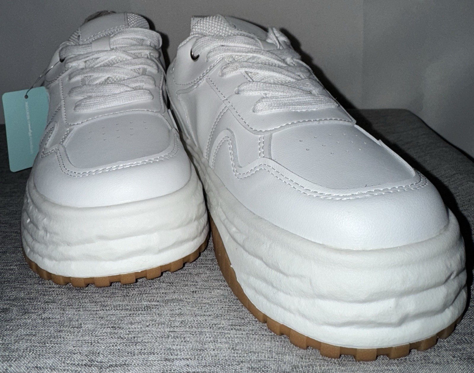 Vepose Women’s Size 7 White Fashion Athletic Sneakers Shoes CJ8060 NEW in Box