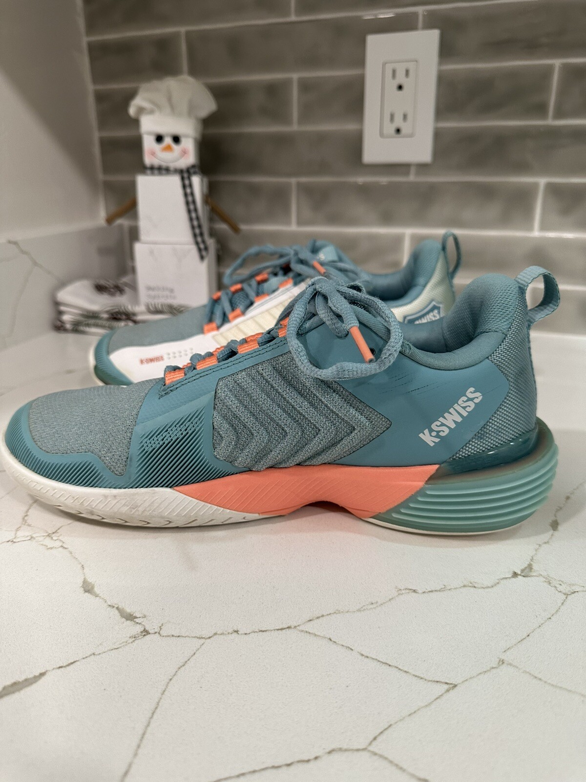 K-Swiss Ultrashot 3. Women Size 8.5 Color Blanc De Blanc/Nile Blue/Desert Flower