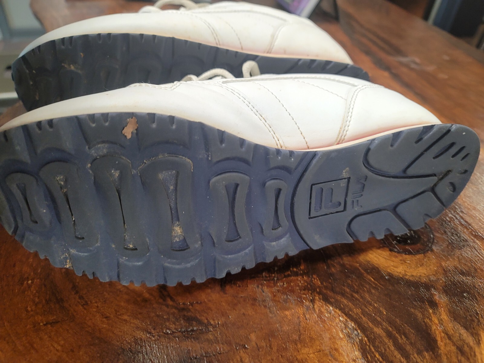 Fila Womens Disruptor 2 White Casual Shoes Sneakers 5FM00002-125 Sz W 8.5 Used