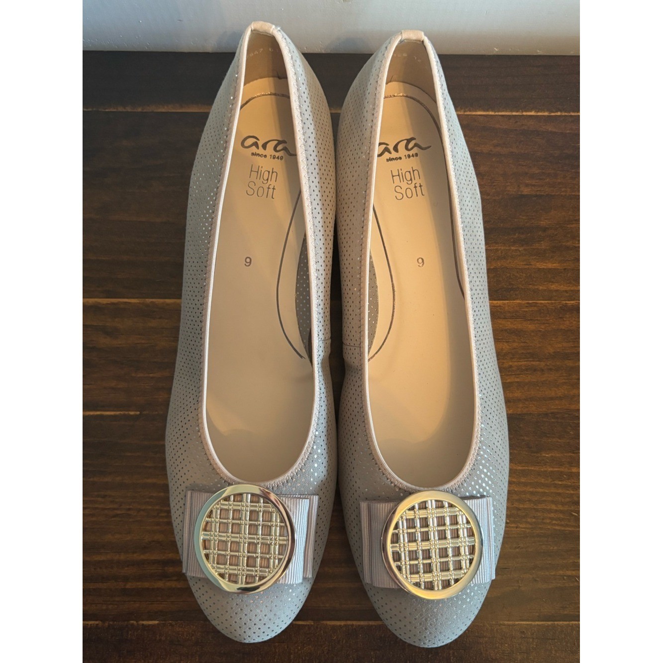Ara Women’s Light Gray High Soft Ballet Flats with Gold Medallion