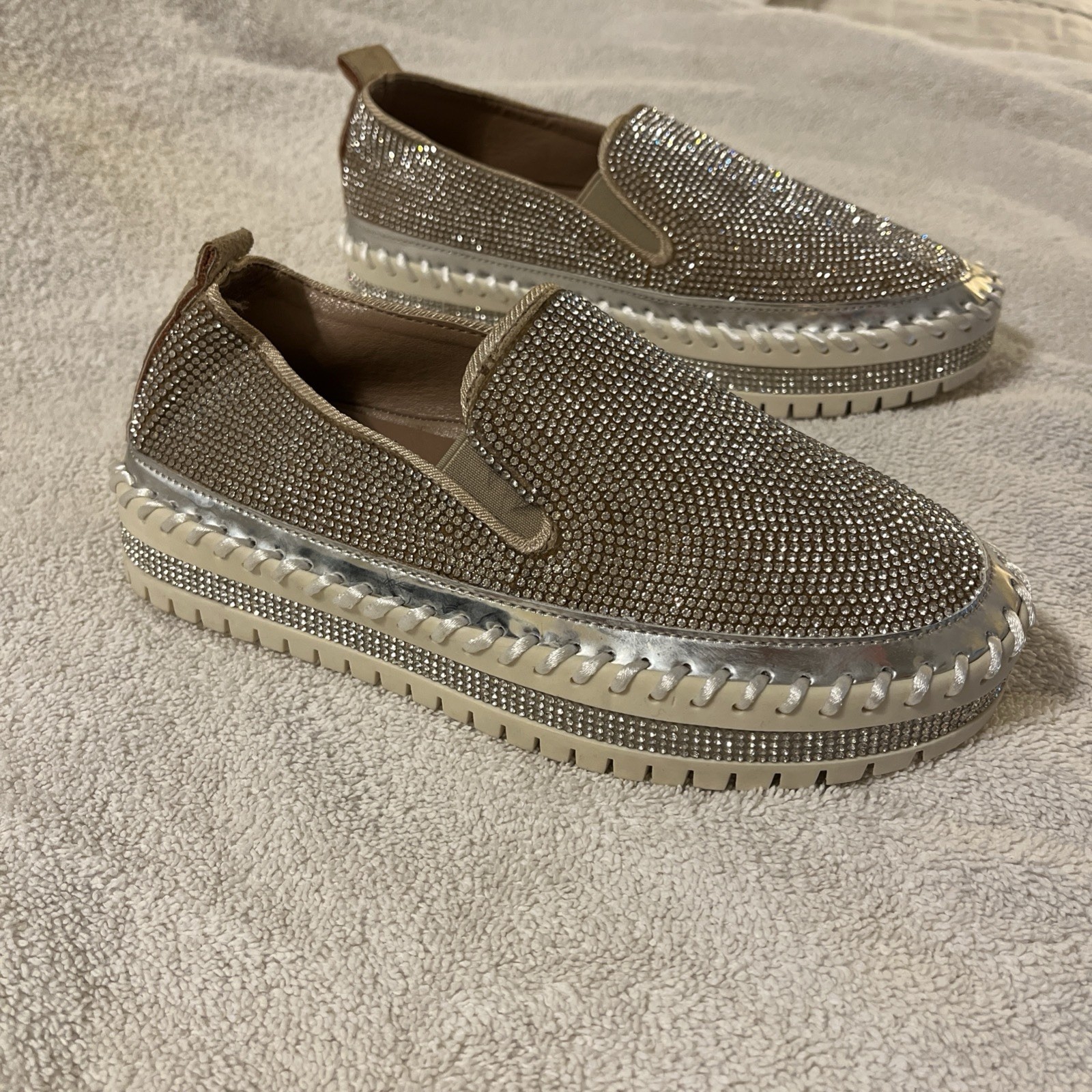 Muguan Rhinestone Silvery Glitter Thick Sole Slip-On Sneakers Size 5.5 M