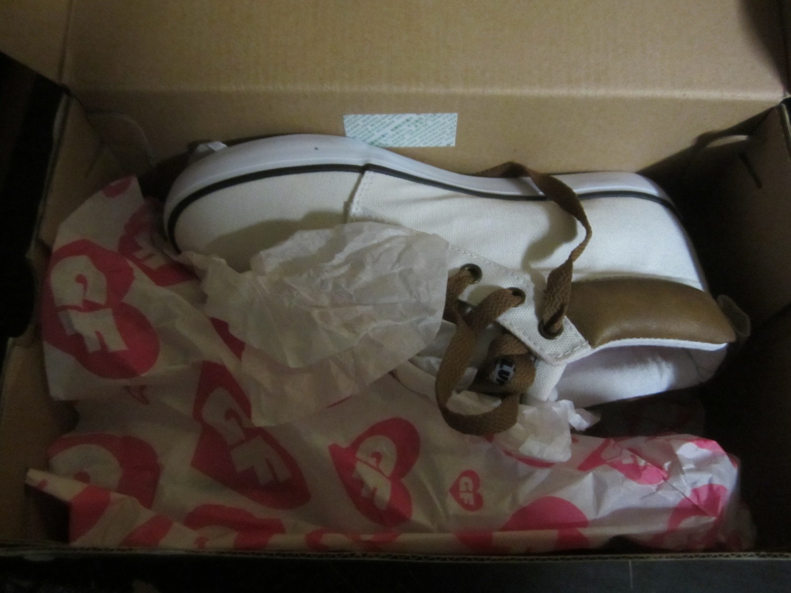 Gotta Flurt Womens White and Brown Shoes – Size 6.5