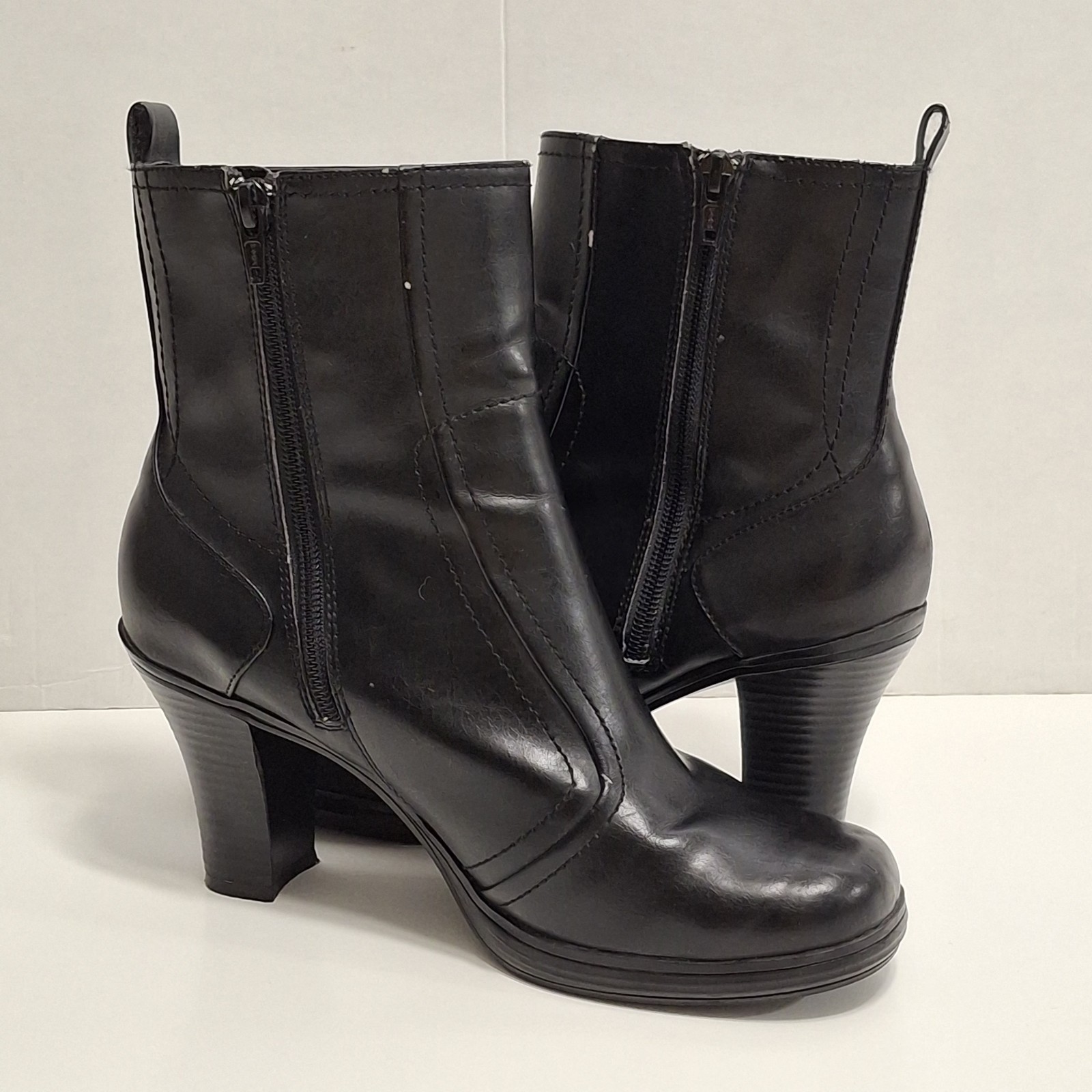 Vintage Black Faux Leather MUDD Heeled Boots Zip Y2K Plaid Lined Chunky Size 9M
