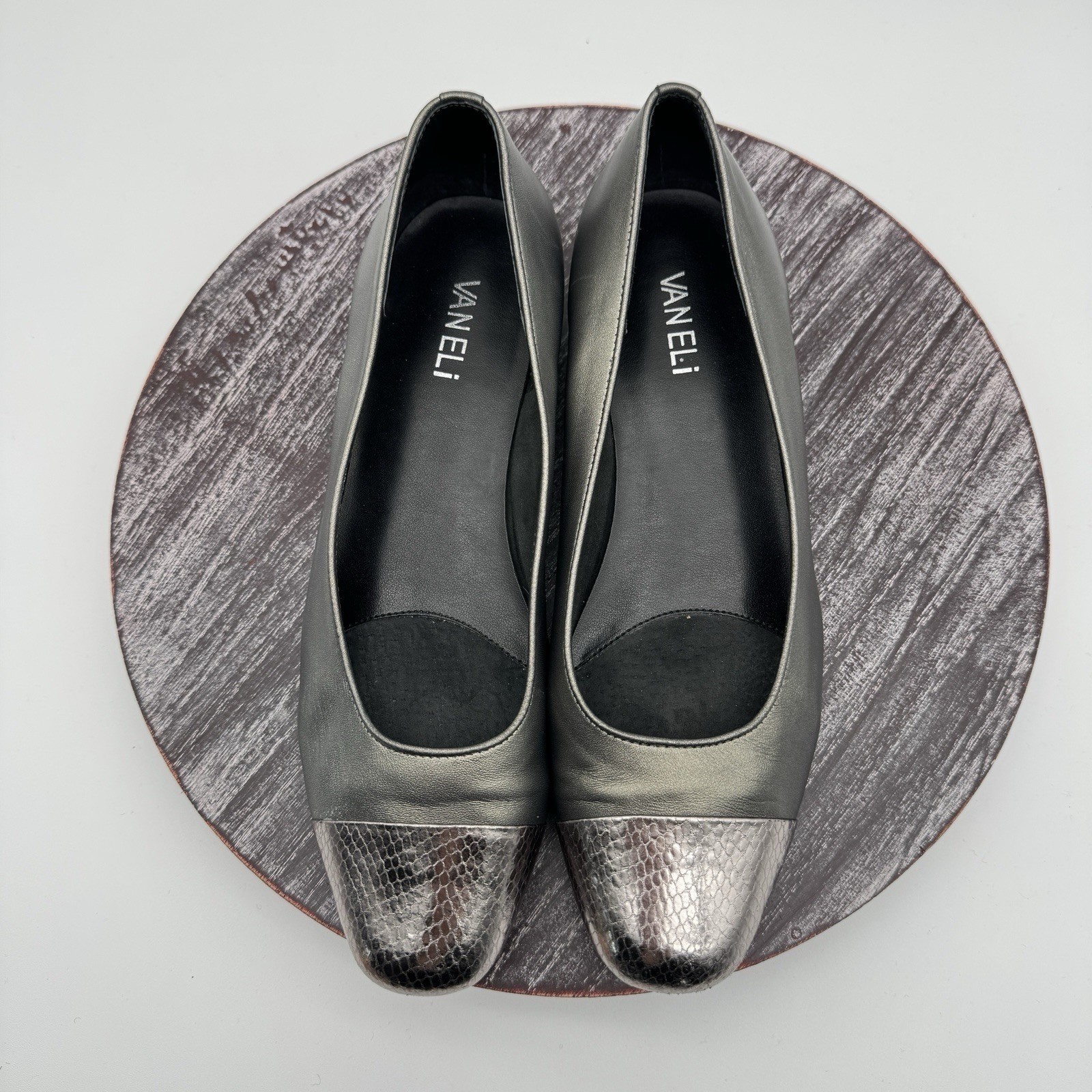 Vaneli Flats Womens 9 M Genuine Leather Slip On Frankie Metallic Cap Toe Shoes