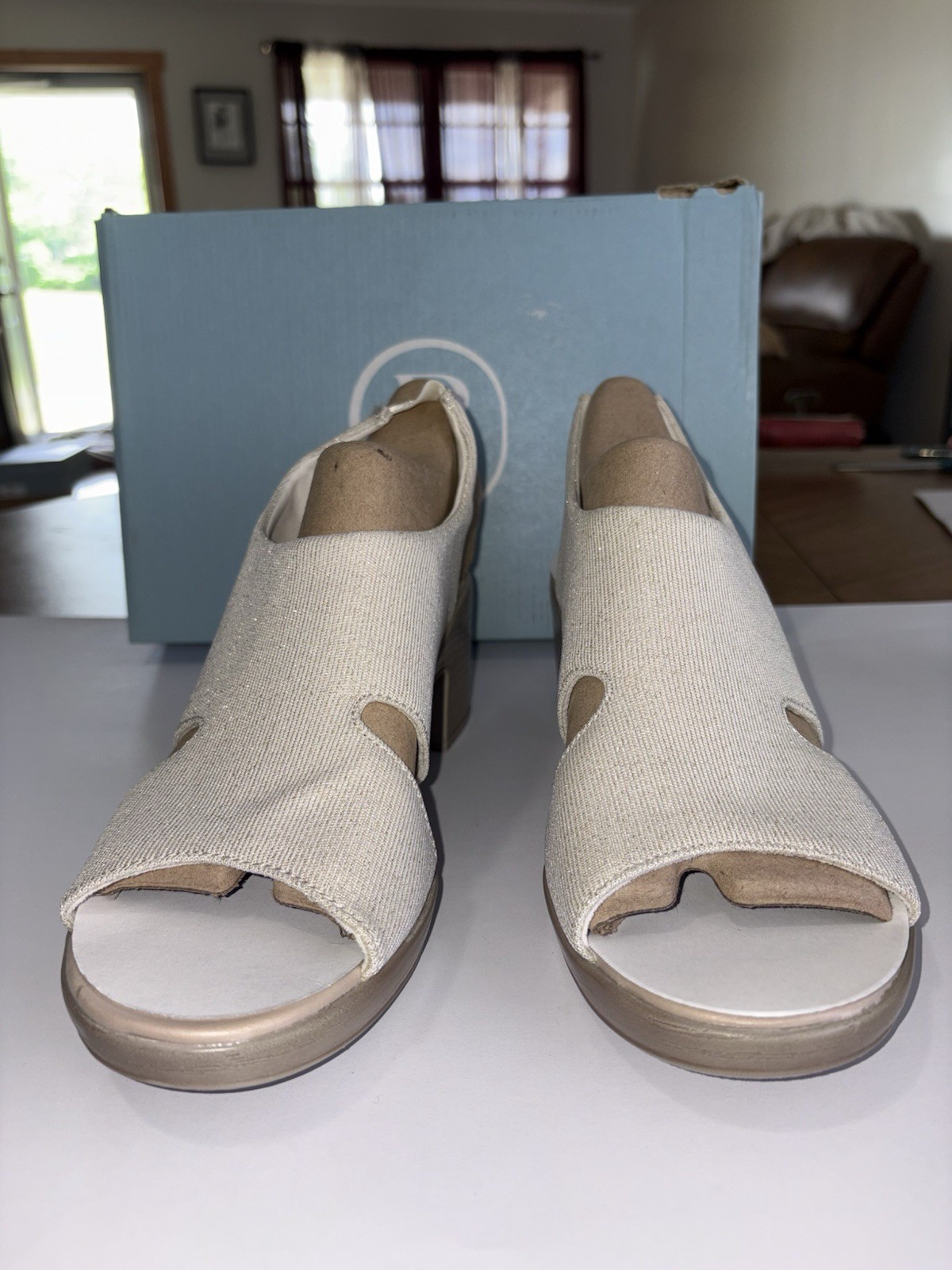 BZees Women’s Eden Slingback Strappy Sandals Beige Gold Lame Fabric Shoe NIB! 9