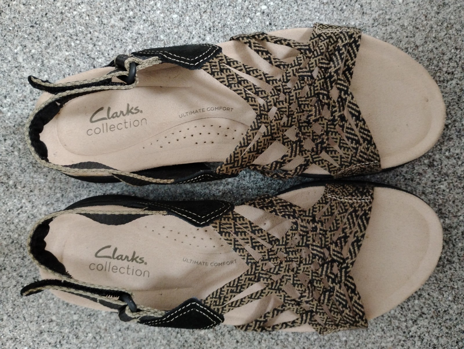 Clarks Size 7.5 WIDE Amanda Ease Stretch Comfort Black Sandals