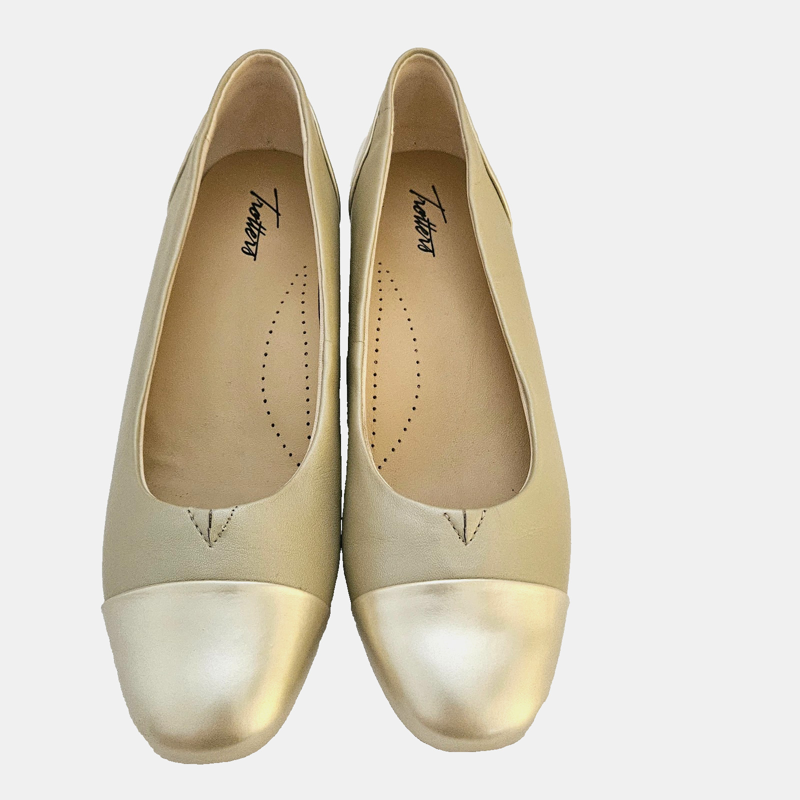 Trotters Daisy Pumps Womens 10M Beige Pale Gold Cap Toe