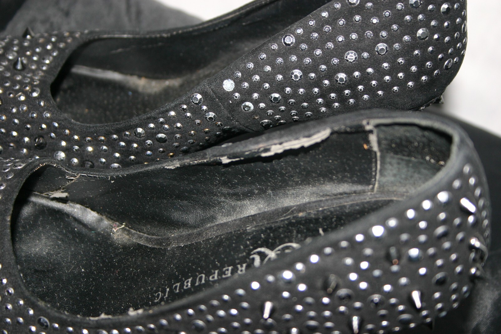 Rock Republic Women’s Stilettos Black High Heels With Metallic Rhinestones/Spike