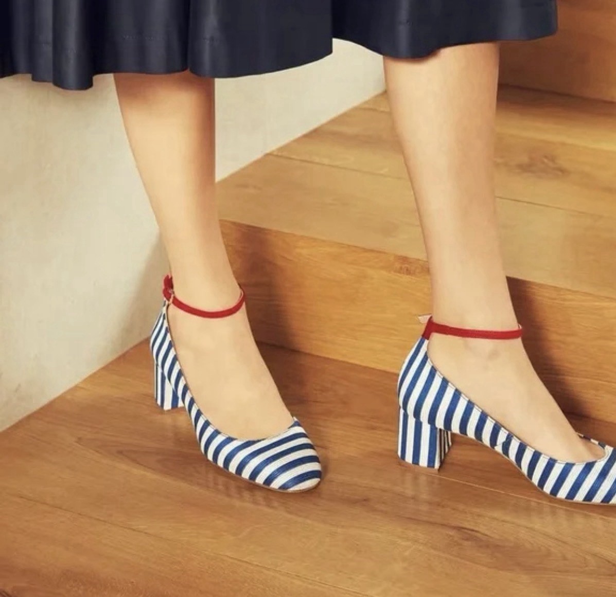 LK BENNETT Hadley Round Toe Pumps Size 41 Red White Blue Striped Closed Courts