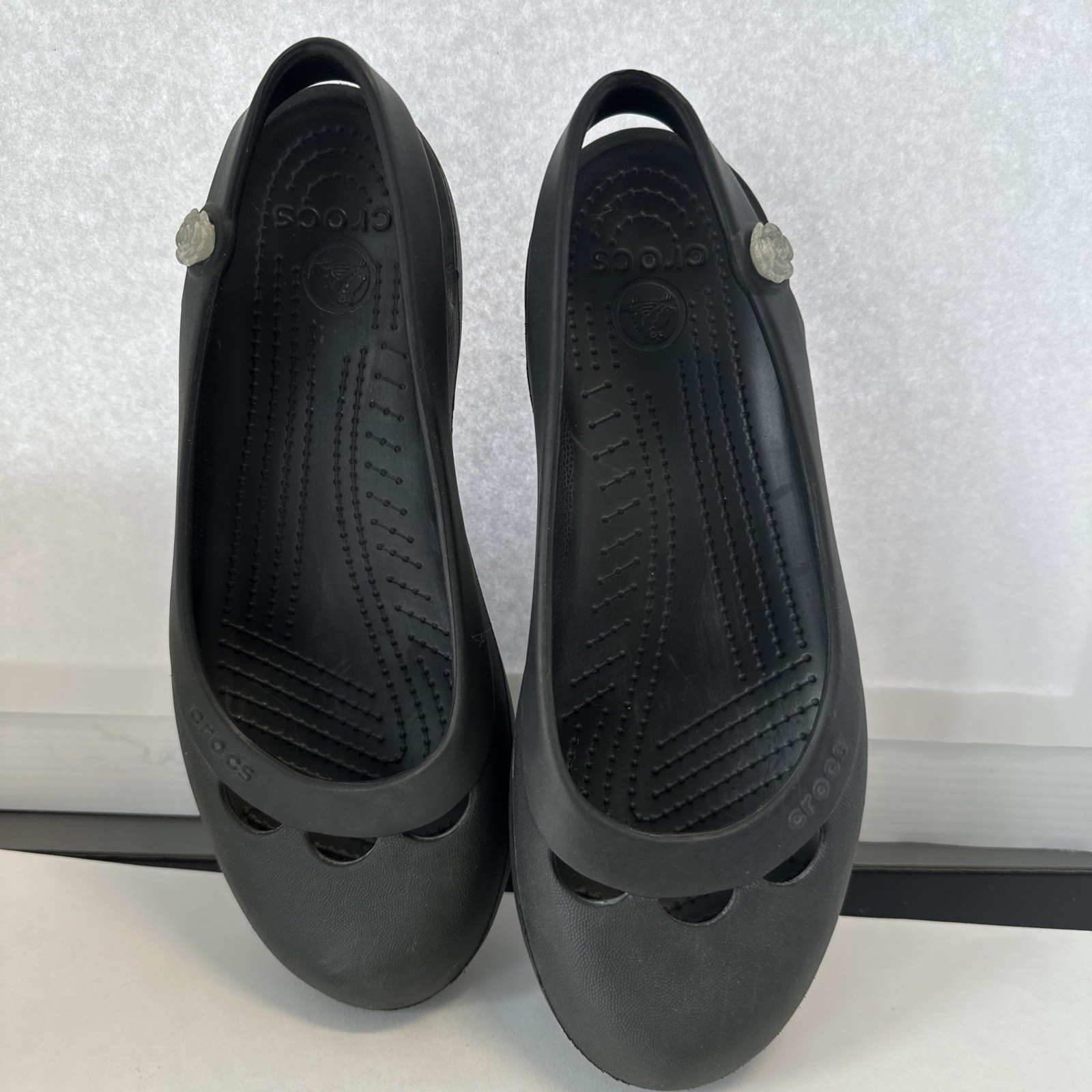 CROCS Jayna Slingback Flat w/ Crystal Charm Women’s 9 Black EUC