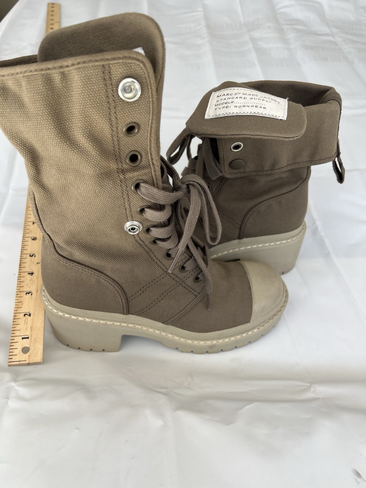 Marc by Marc Jacobs Tan fabric combat Hill/buttons on the side – Lace Up