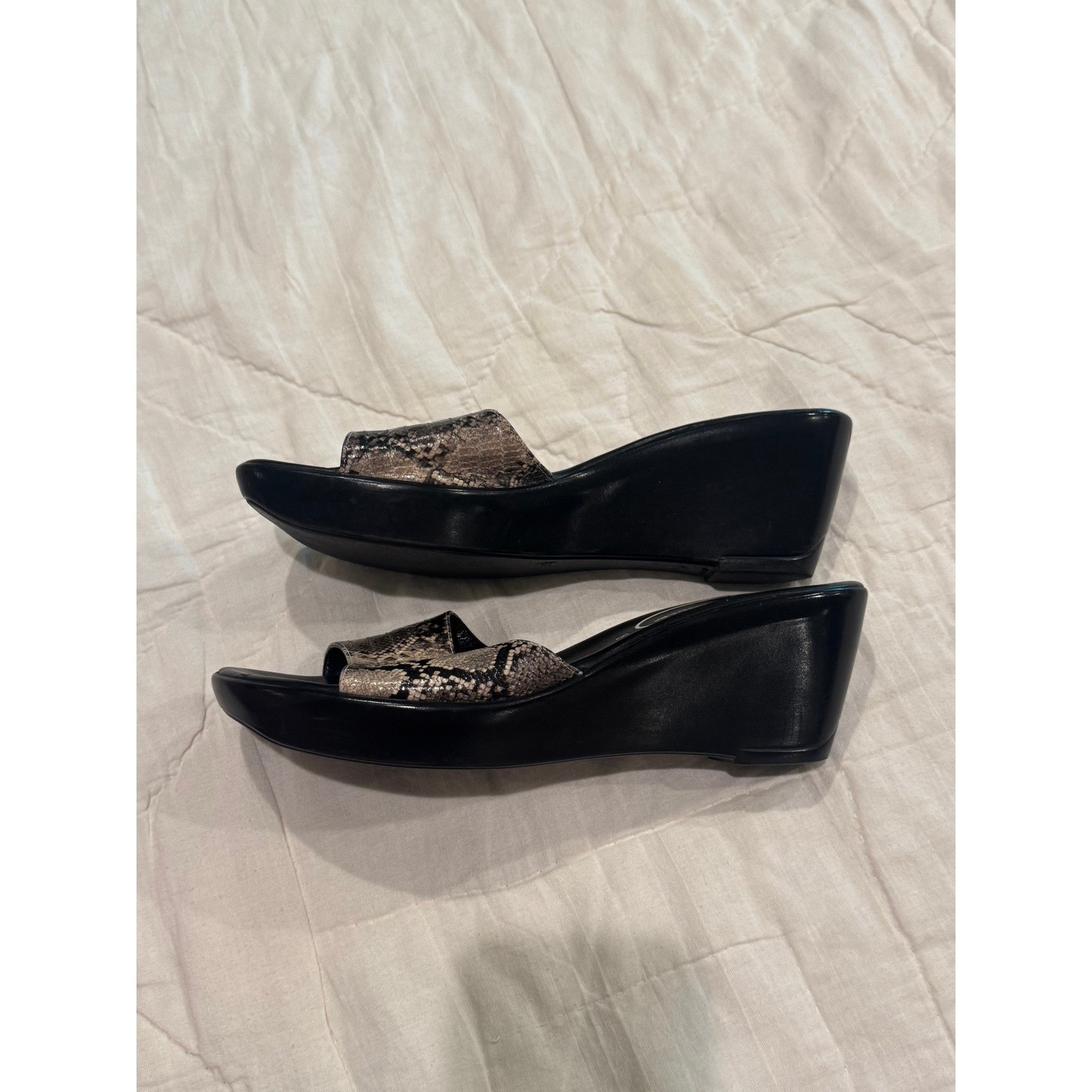 Athena Alexander Womens 8 Black Faux Snakeskin Platform Wedge Slide Sandals