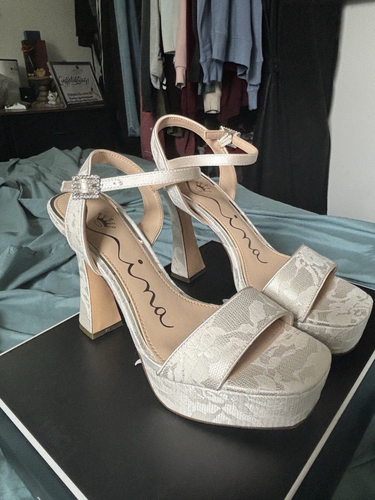 Nina Alma Ivory Lace Ultra-High Platform Sandals – Size 6.5 – NEW