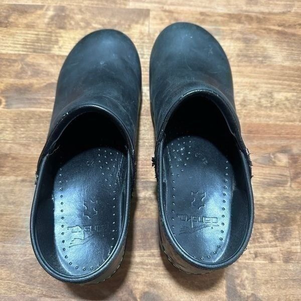 Dansko Black Leather Clogs Size 40/9 to 9.5