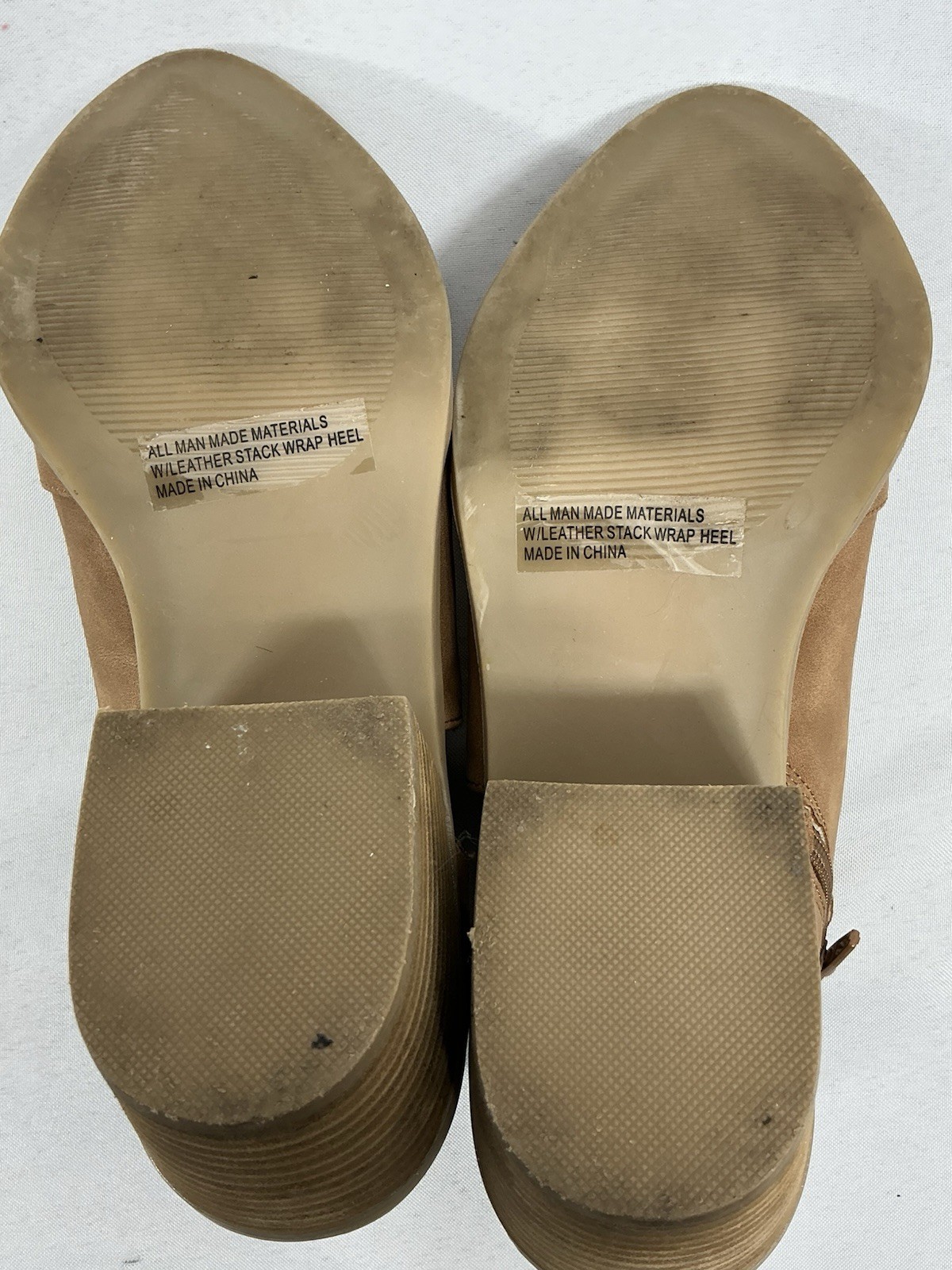 Womans Excellent Condition DV Block Heel Booties 8.5 Tan Side Zip Side Cut Outs