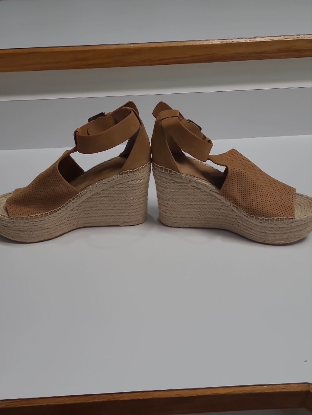 Marc Fisher Tan Leather Perforated Espadrille Platform Wedge Sandals – Size 8.5
