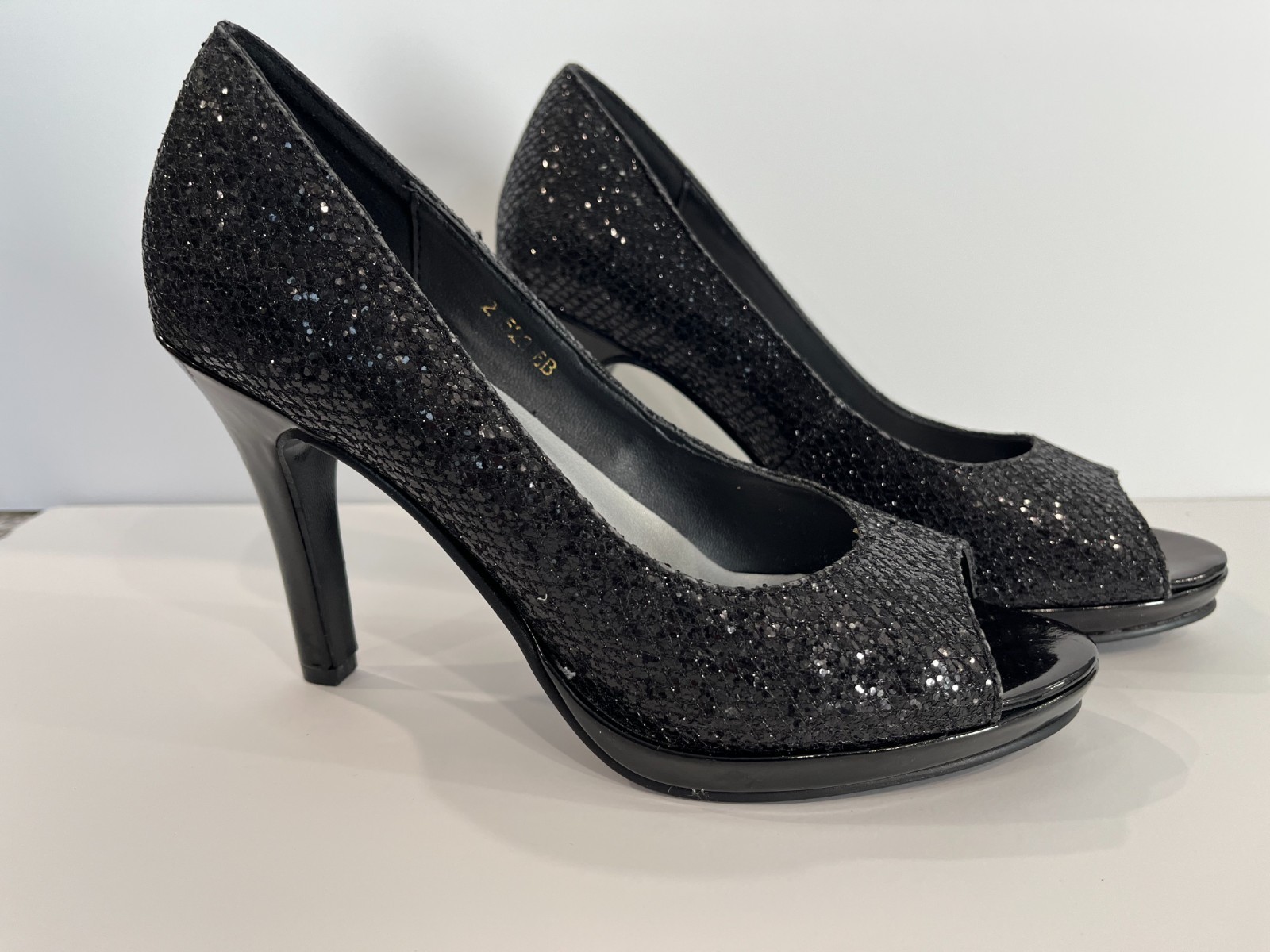 Dyeables Sari Womens Glitter Platform Pump Size 6B Black Shoes Great Condition