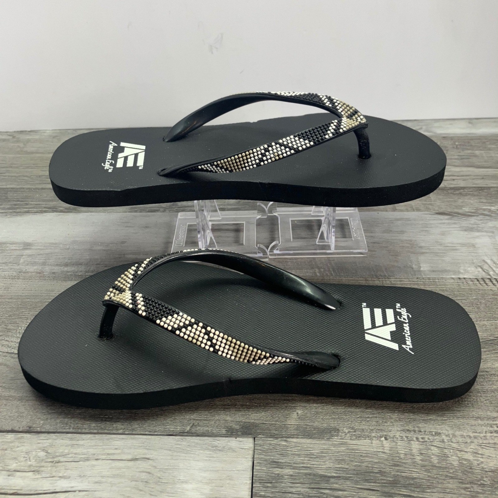 American Eagle Beaded Flip Flop Sandals Black White Geometric Womens 6 162082