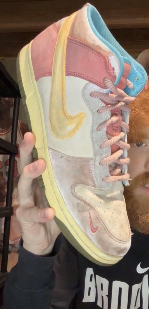 NIKE Dunk Mid SOCIAL STATUS Strawberry Milk Men’s 10.5 Sneakers
