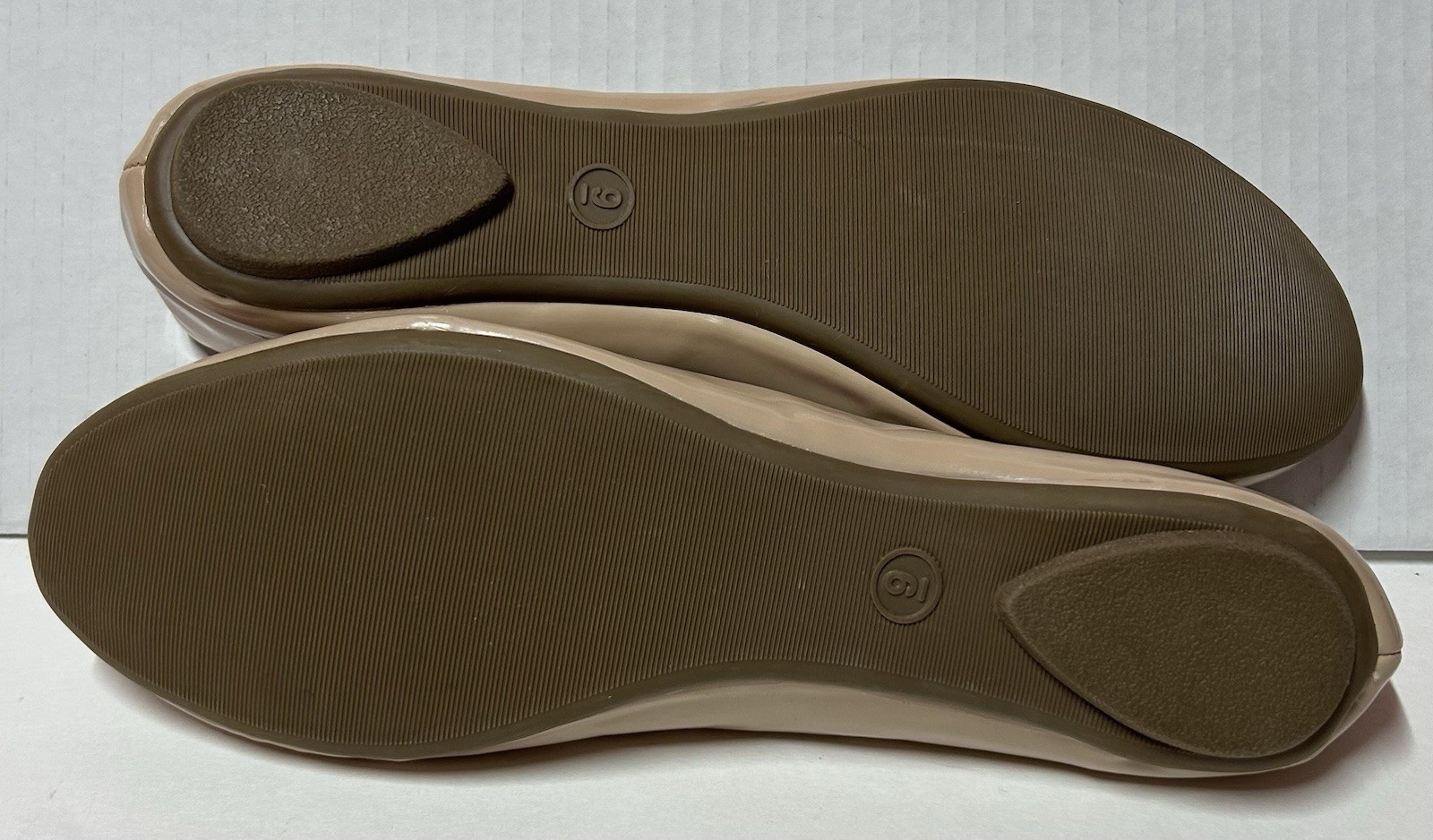 Xhilaration Target Patent Nude Beige Flats Size 9 EUC