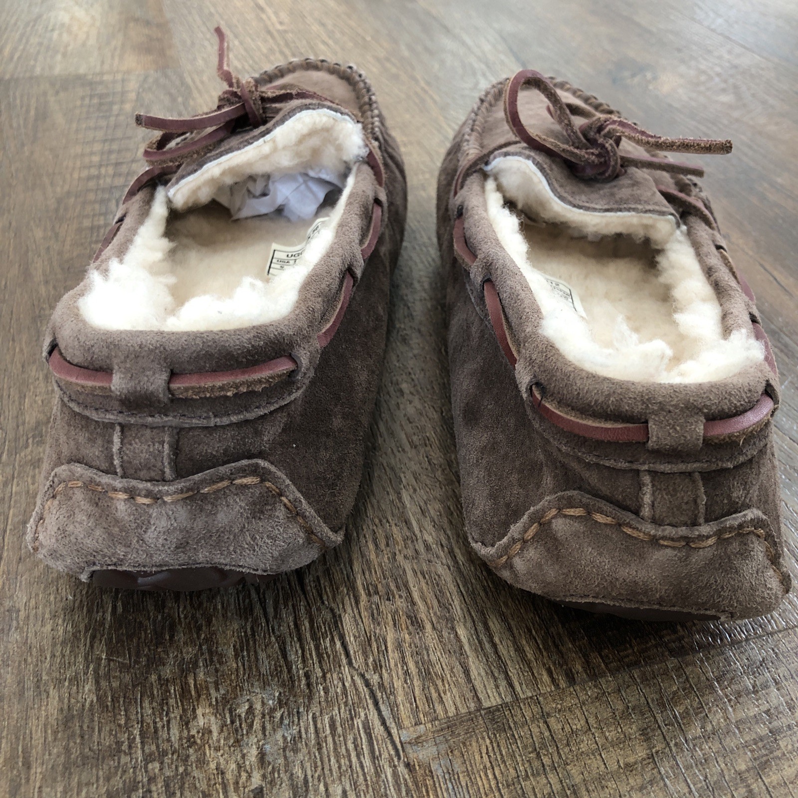 UGG Dakota Suede Sheepskin Moccasin Slippers Women’s Size 9 – Expresso – 5612