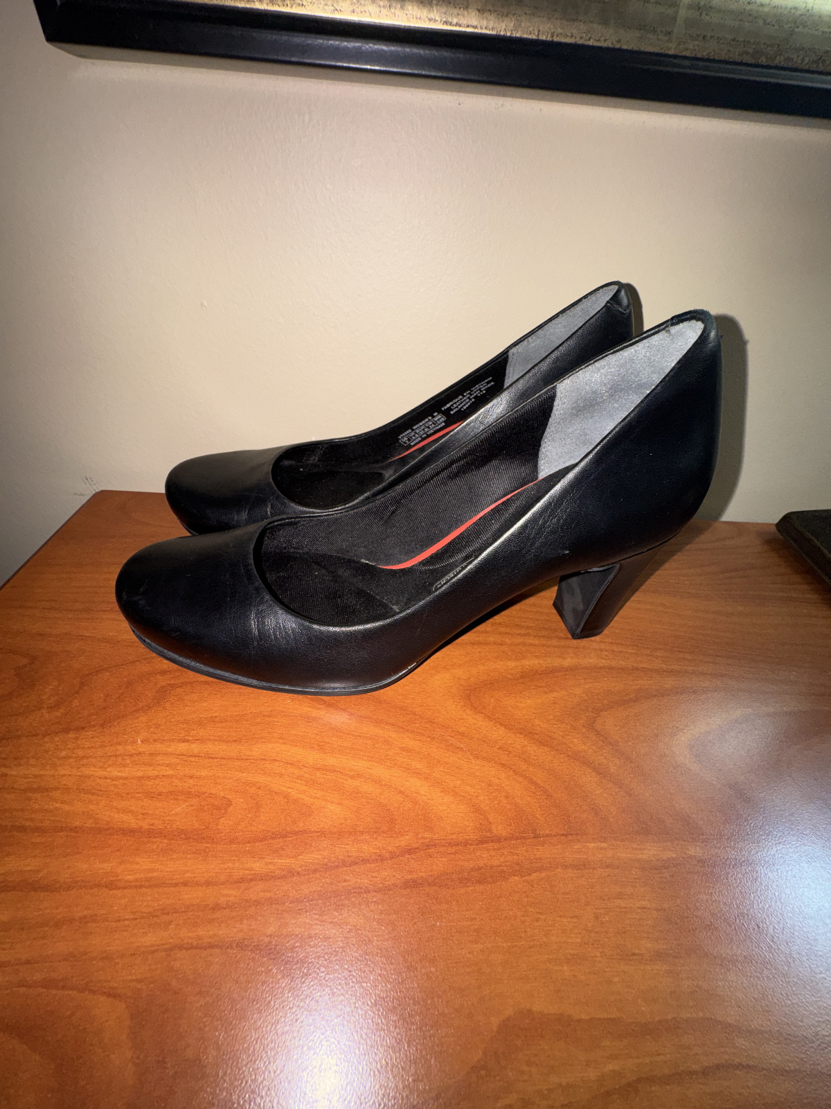 Rockport Total Motion Comfort Heels in Black Size 7. NEW without box.