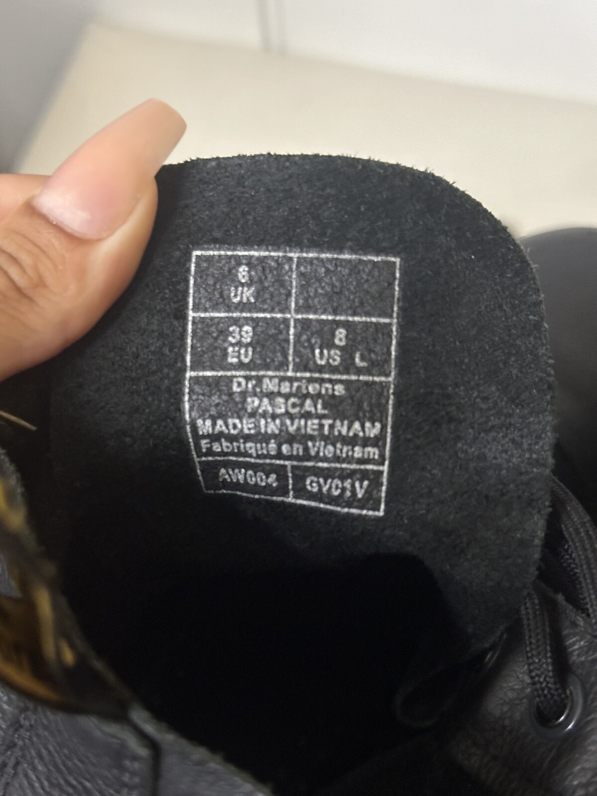 Dr. Martens Pascal 1460 Virginia Leather Boots for Women, Size US 8 – Black EUC