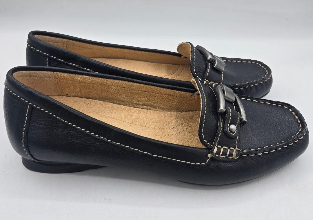Naturalizer Womens Sophie Black Flat Shoes Size 4M