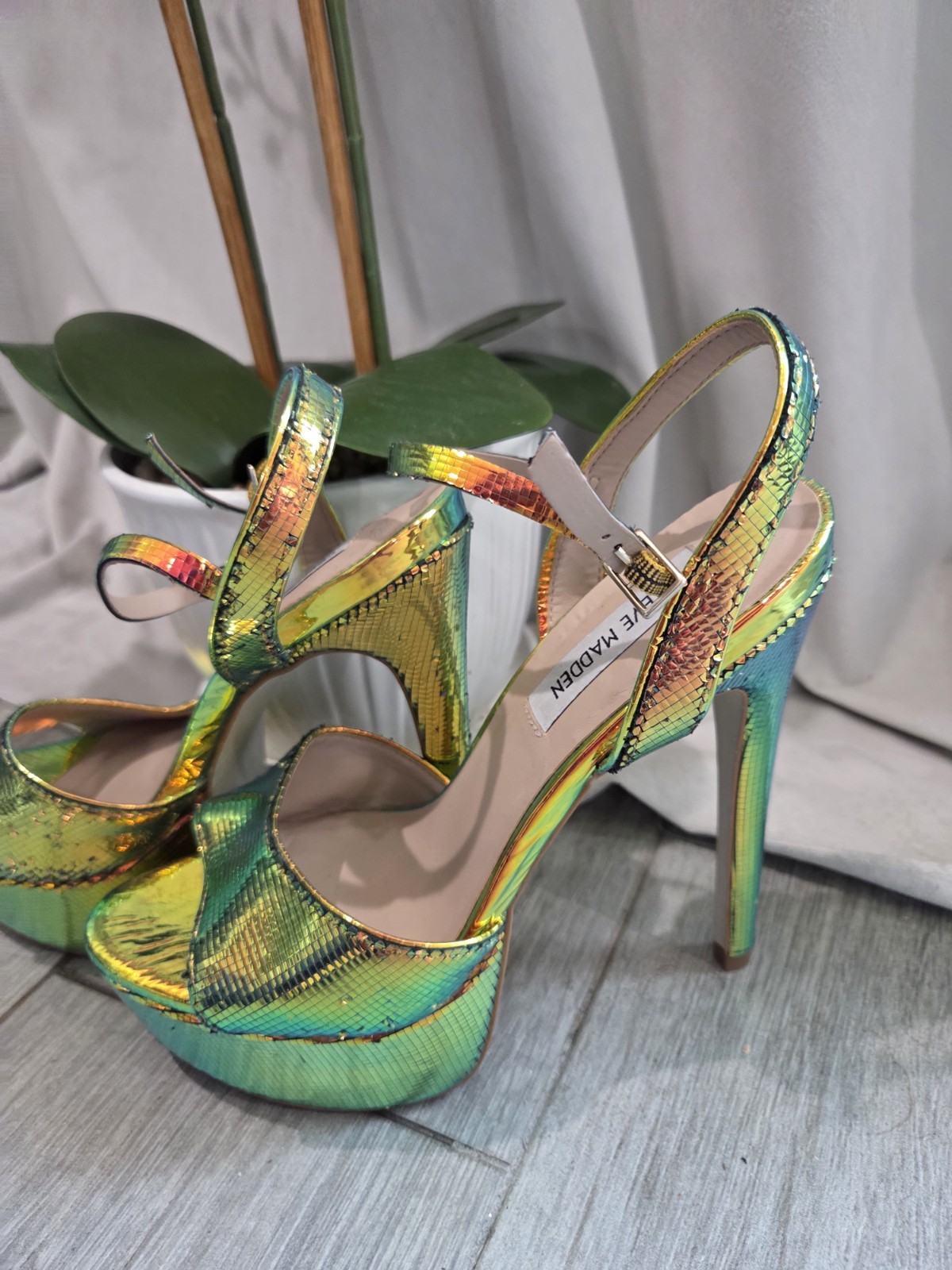 Steve Madden Multicolor Metallic Platform Open Toe Ankle Strap Buckle 8M