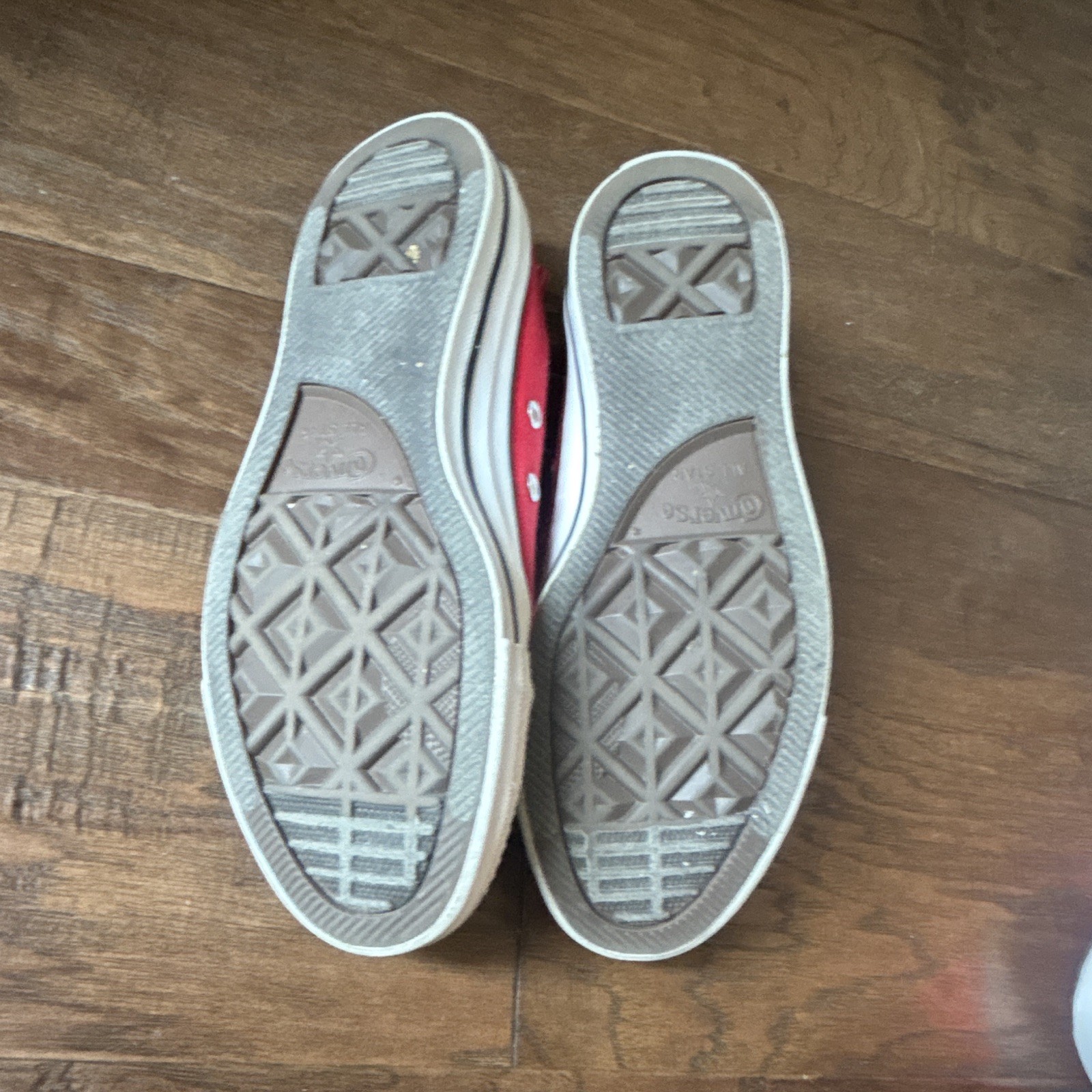 Converse All Star Men’s US 7 Red/White Canvas Low Top Lace-Up Sneakers