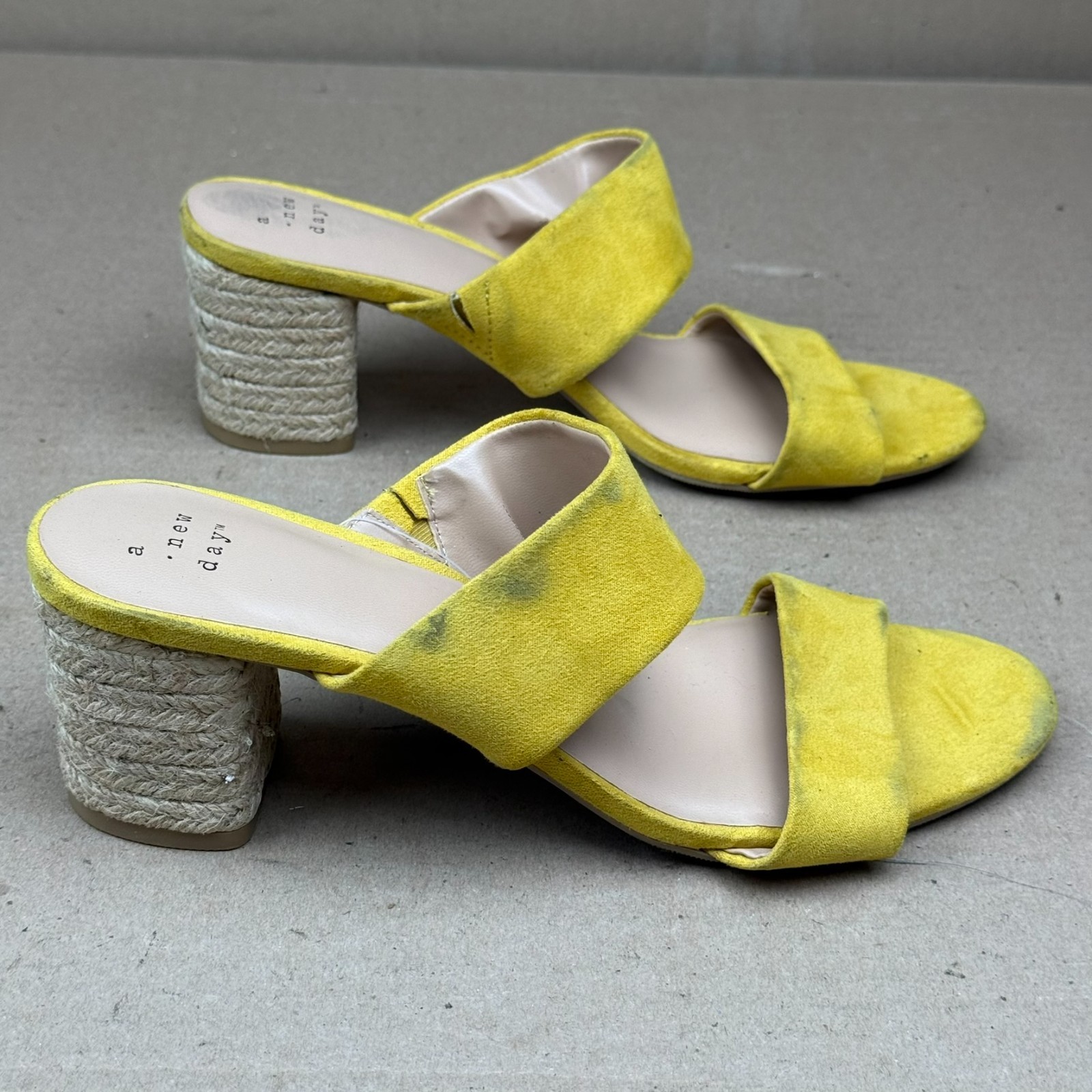 A New Day Women’s Size 8 Yellow Espadrille Mule Sandals – Flaws/Defects