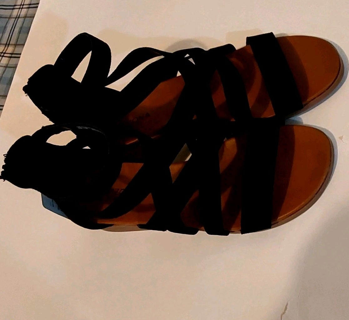2 Pair of Sandals From Arizona Jean Co. Size 10 Women’s See Photos