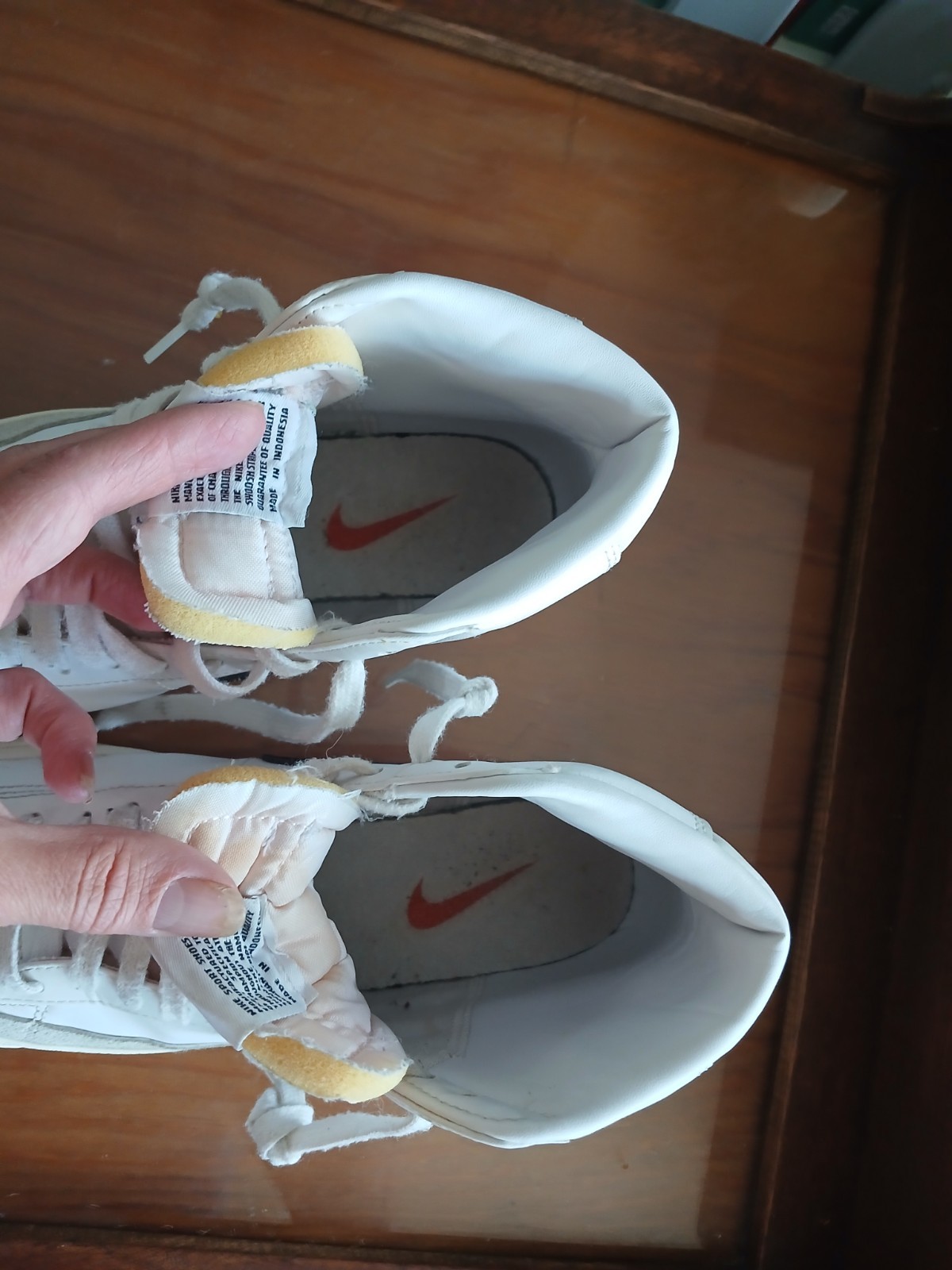 Nike Mid Top Lace-Up Sneakers White/Black Unisex Adults Athletic Shoes