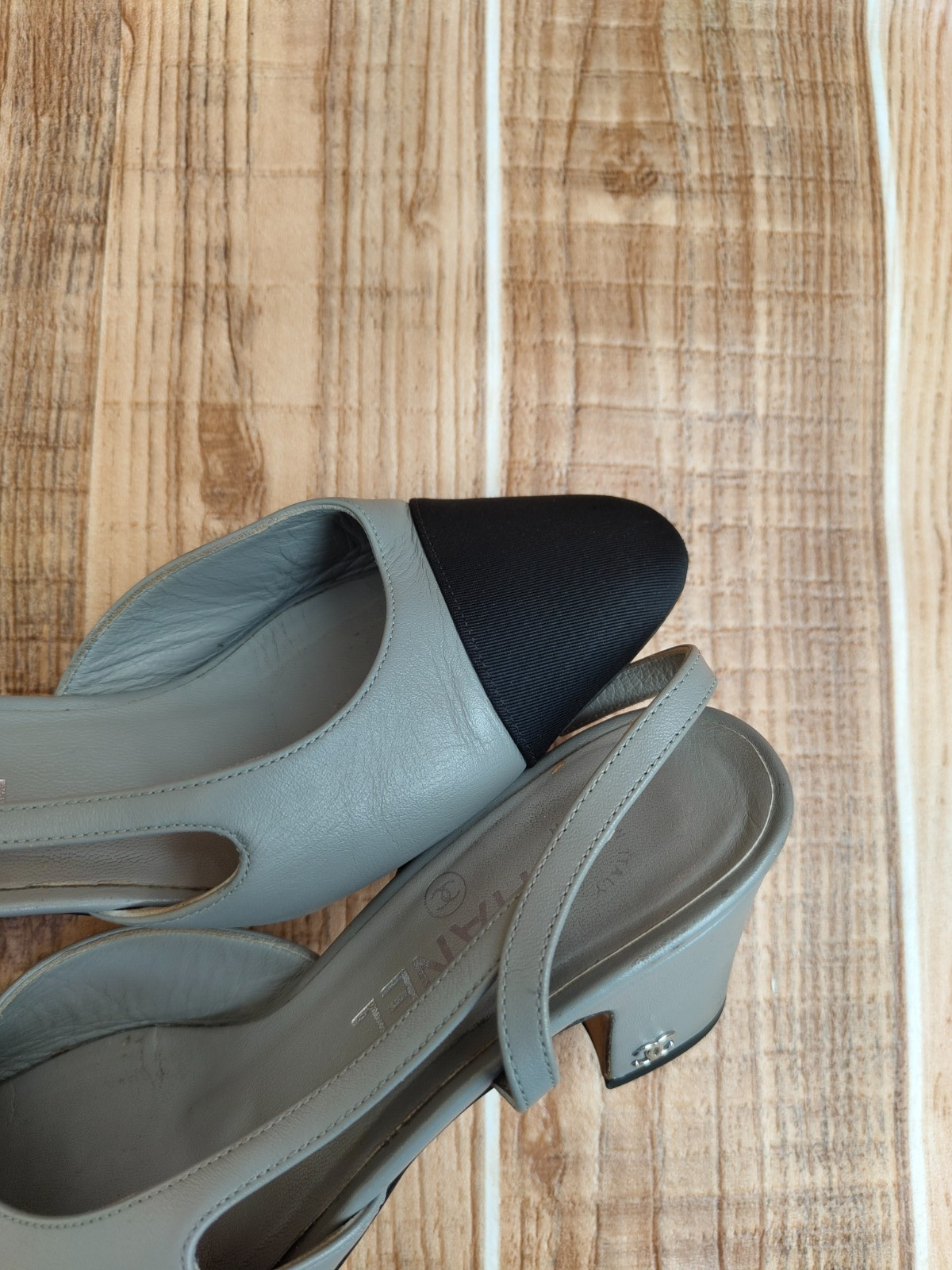 CHANEL Slingback Grosgrain CC Cap-toe Grey Leather Heels EU 36 US 6