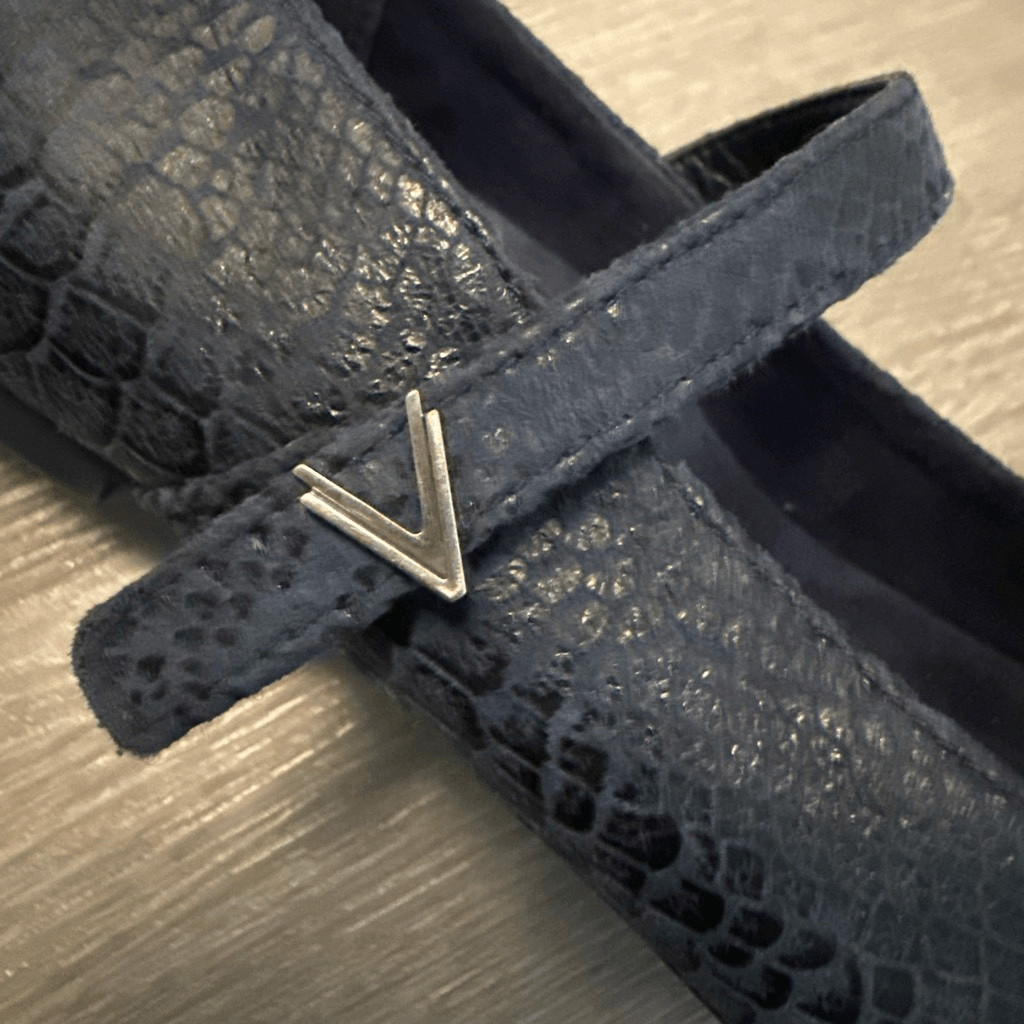 Vionic Alameda Mary Jane Flat Blue in Navy Snake Size 6
