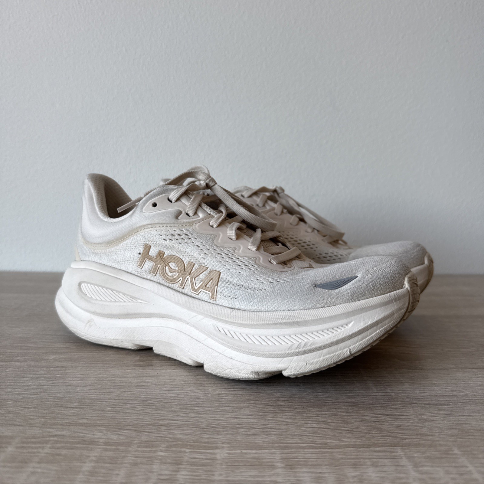 Hoka One One Bondi 9 Womens 8 Running Shoes Sneakers Light Pink Rose Gold Walk