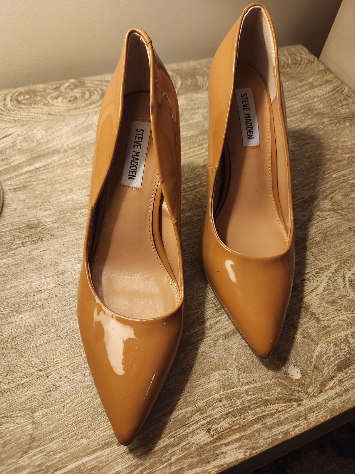 Steve Madden Camel Patent Pointed-Toe Pumps- Size 8