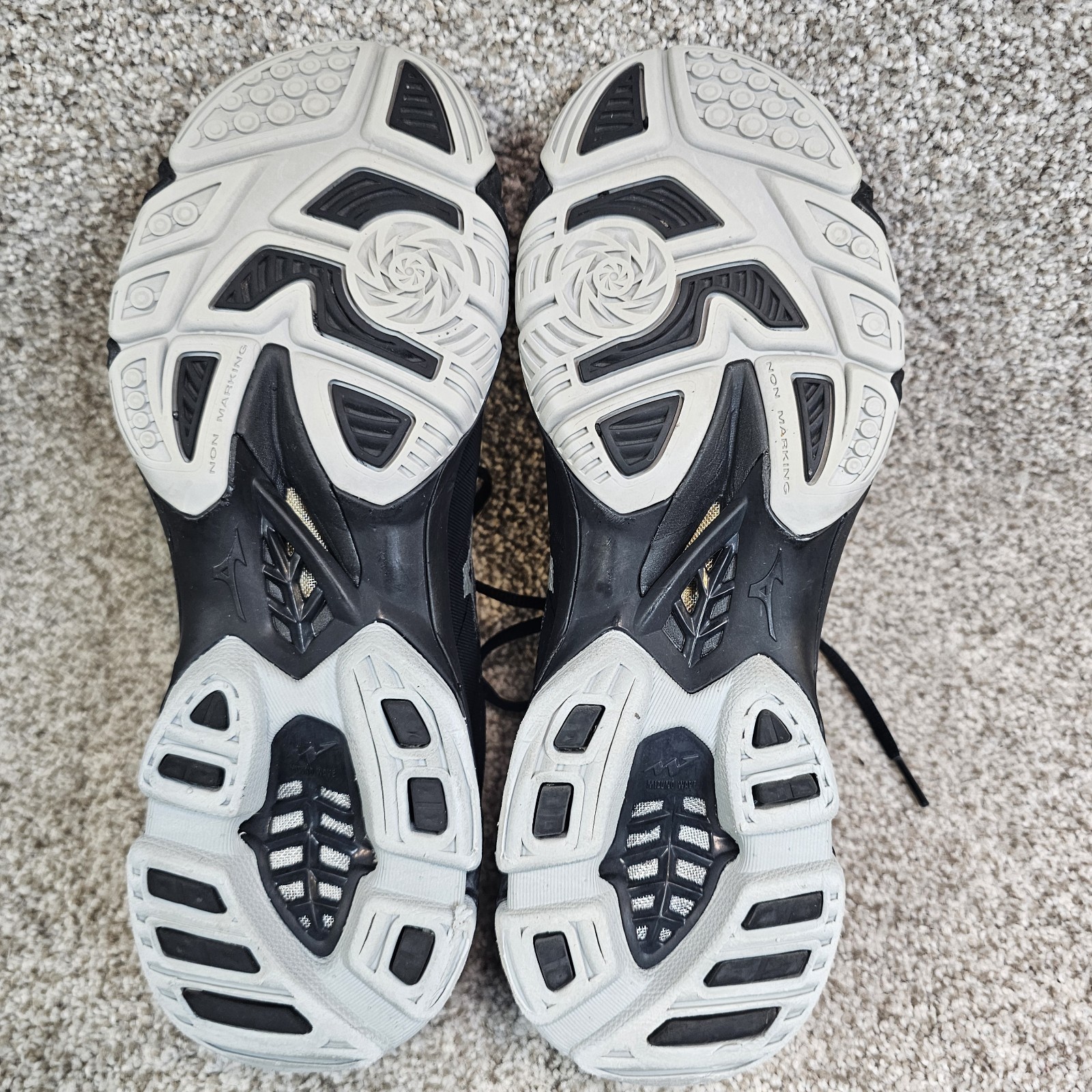Mizuno Shoes Womens Size 10 Sneaker Wave Lightning Z4 Volleyball Black Athletic