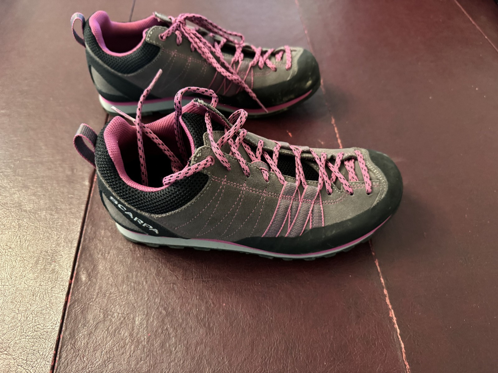 Scarpa Crux Approach Women’s Sz 7.5 Gray Pink Trail Hiking Suede Shoes Sneakers