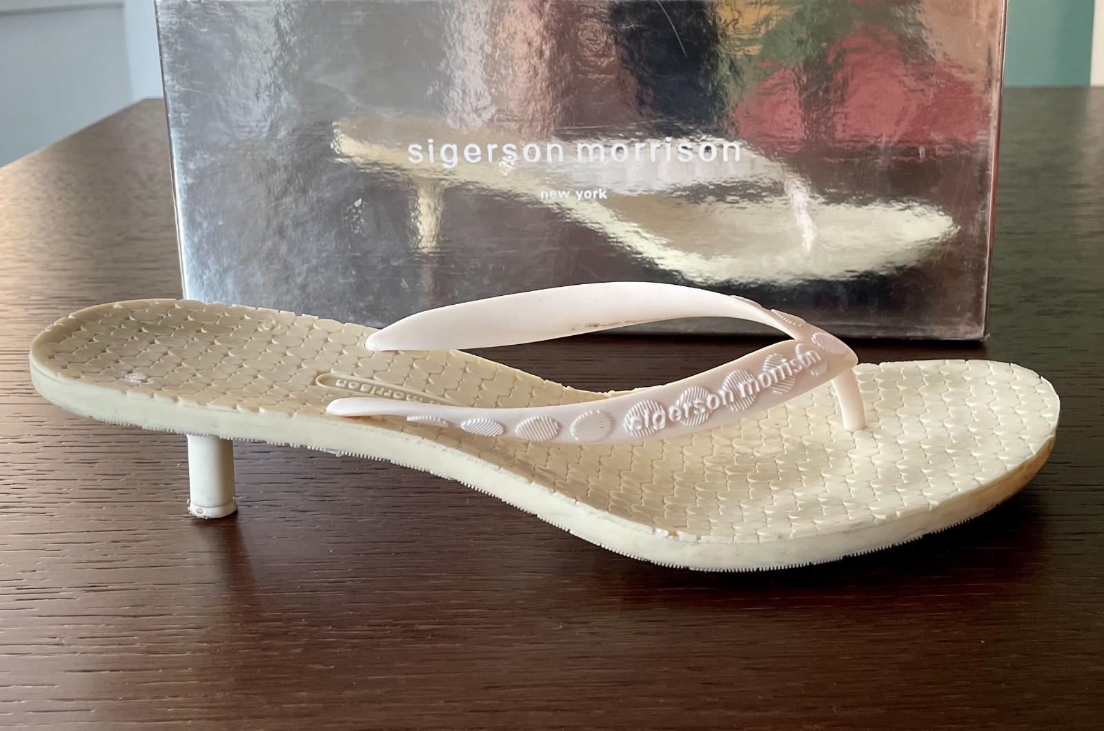 REDUCED Again! Sigerson Morrison Kitten heel «Flip-Flops»