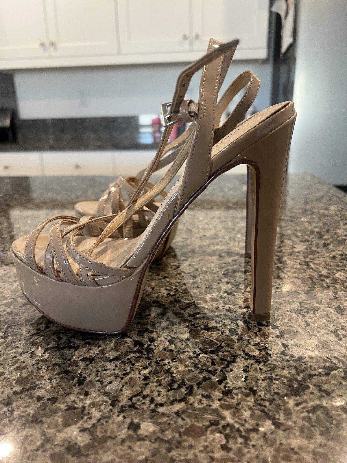 Chinese Laundry Women’s Beige Patent Strappy Platform Open Toe Buckle Heel 8