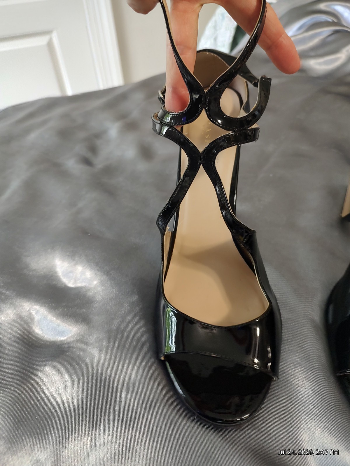 Womens shoes Black patent beautiful cross strap pattern along instep in size16