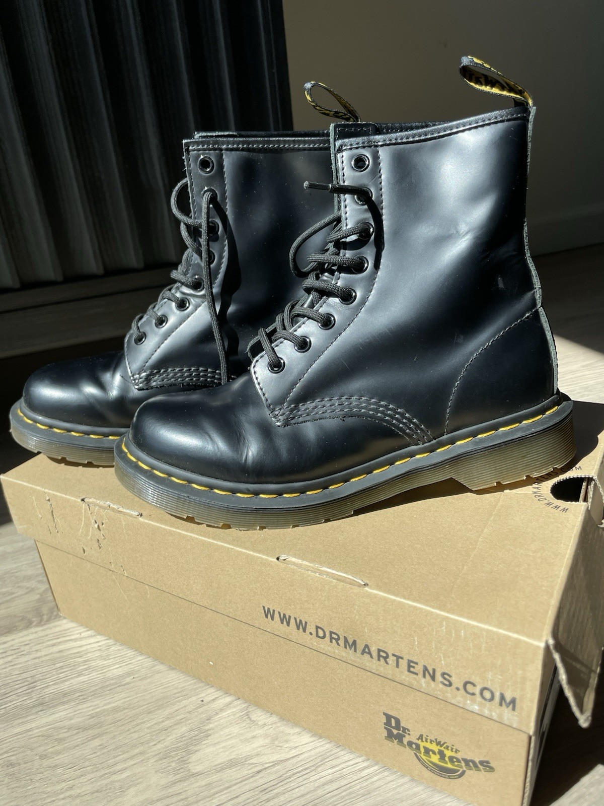 Dr. Martens 1460 Women’s Original Smooth Leather Lace Up , Size 7 US