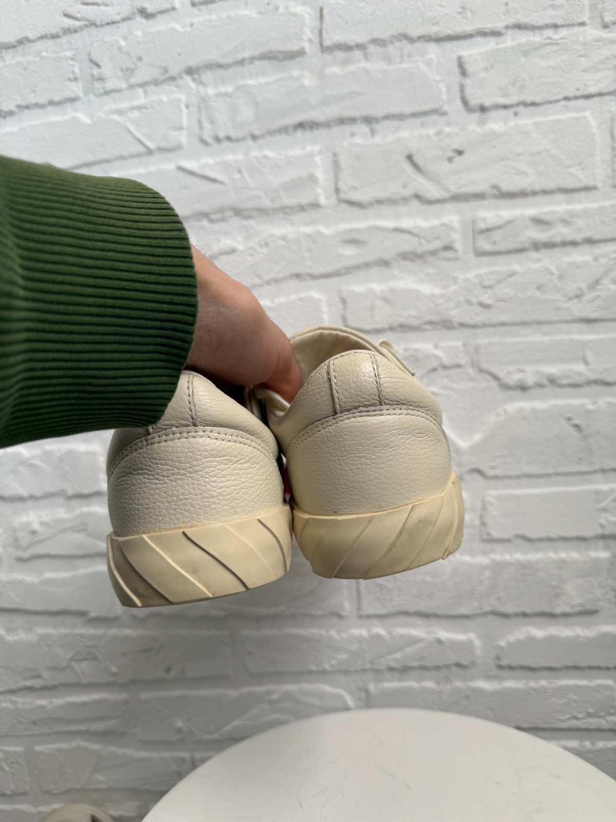 Off-White Leather Vulcanized Low sneakers cream white size 37