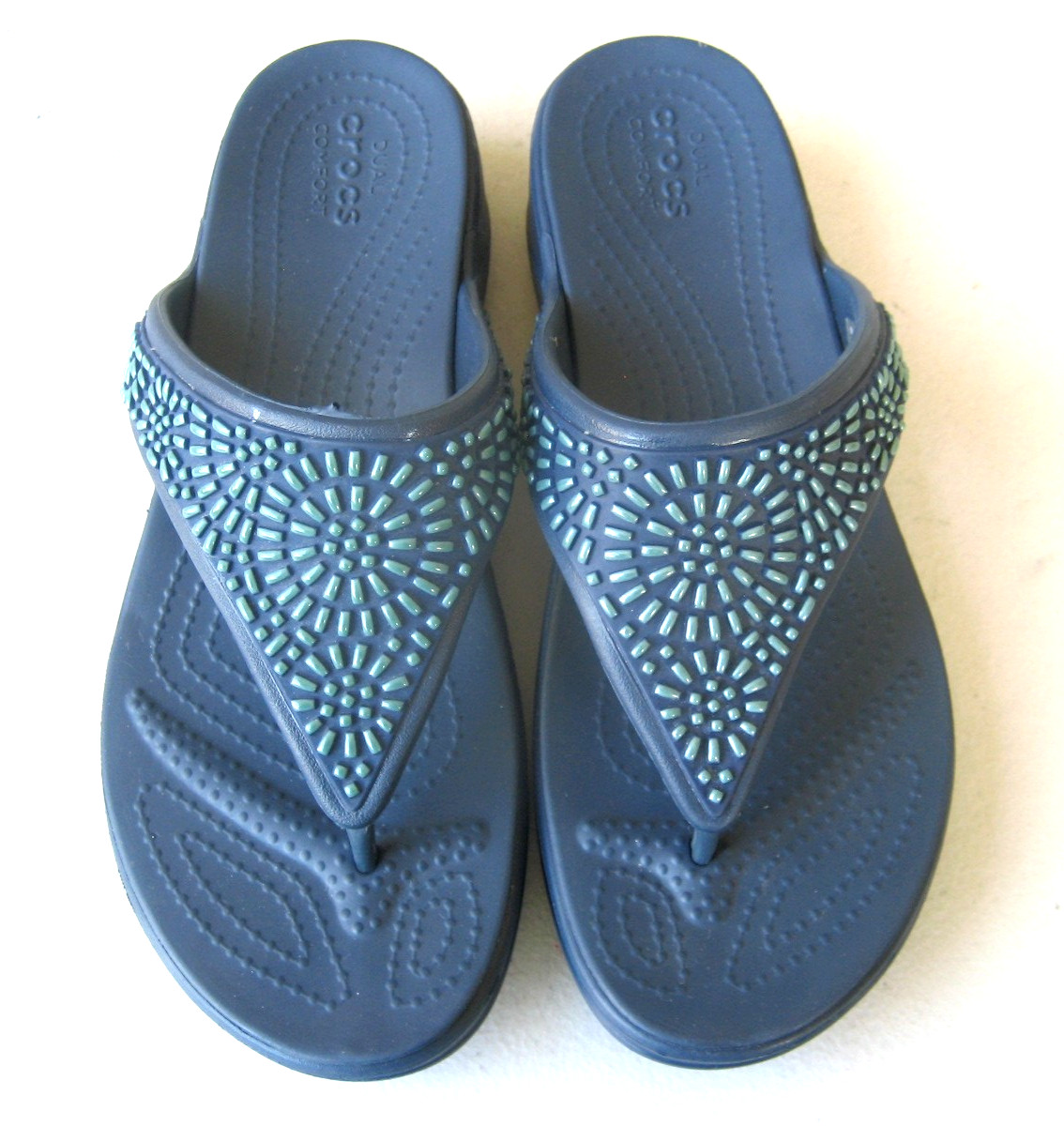 Crocs Monterey Diamante Sz 7 Thong Wedge Flip Flop Sandal Dual Comfort Navy Blue
