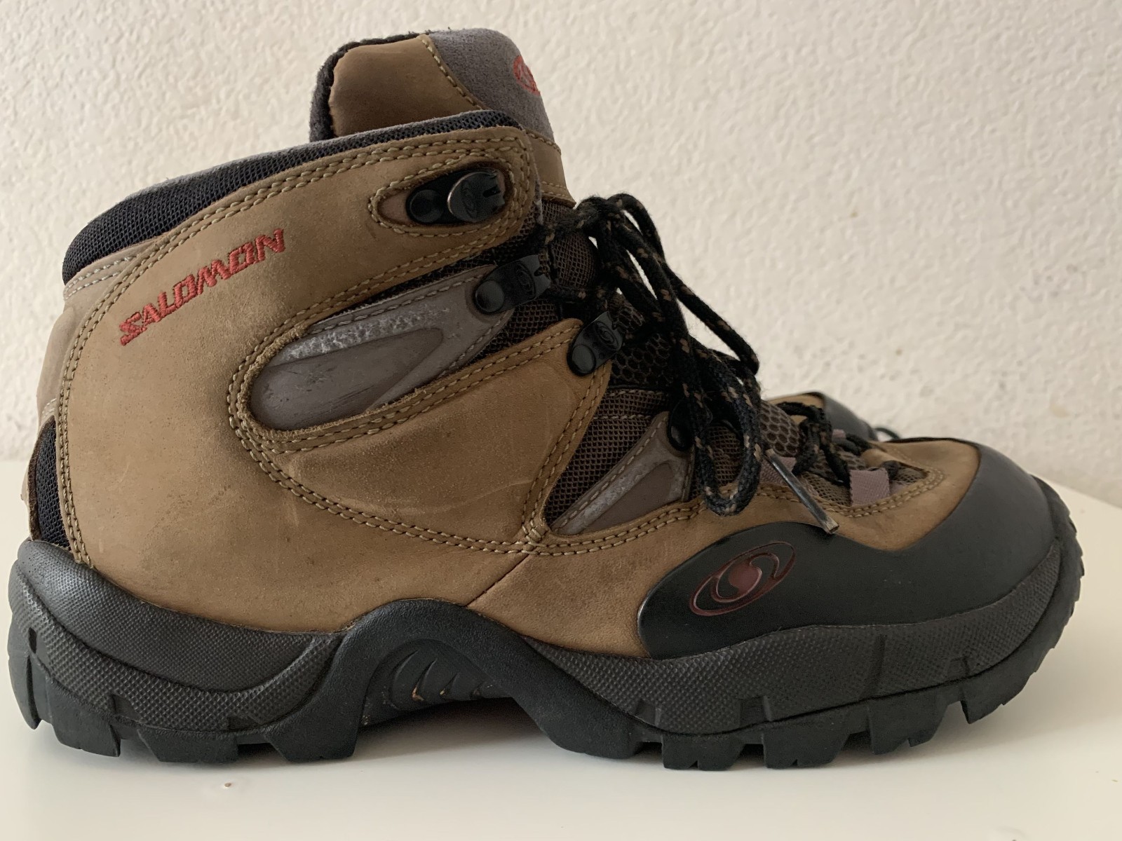 Rare Vintage Salomon Y2K 2000 00s Contagrip Boots in Tan Leather/Nubuck Size 10