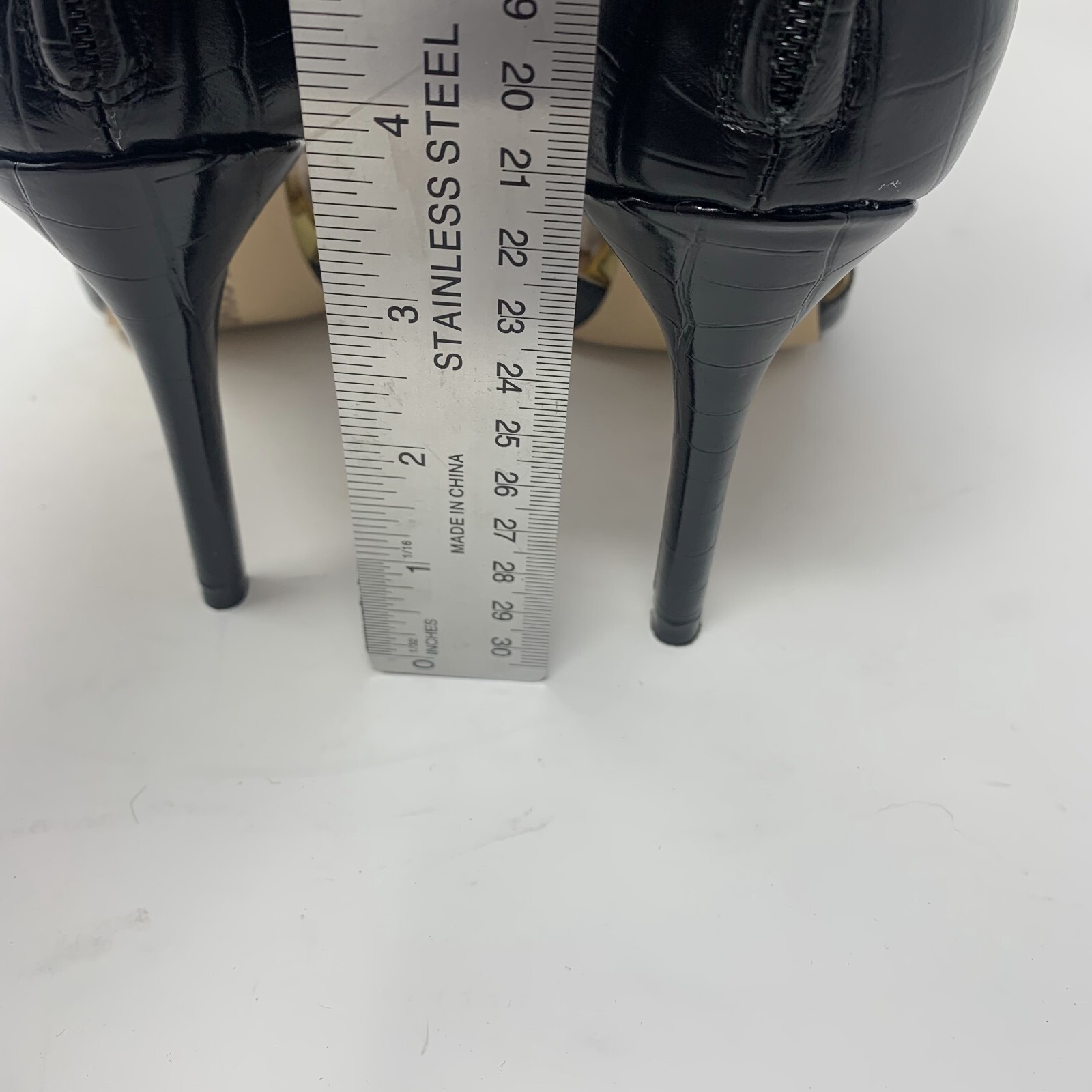 Things II Come Jelyn Luxurious Shooties Women’s 7 M Black Leather Back Zip S0635
