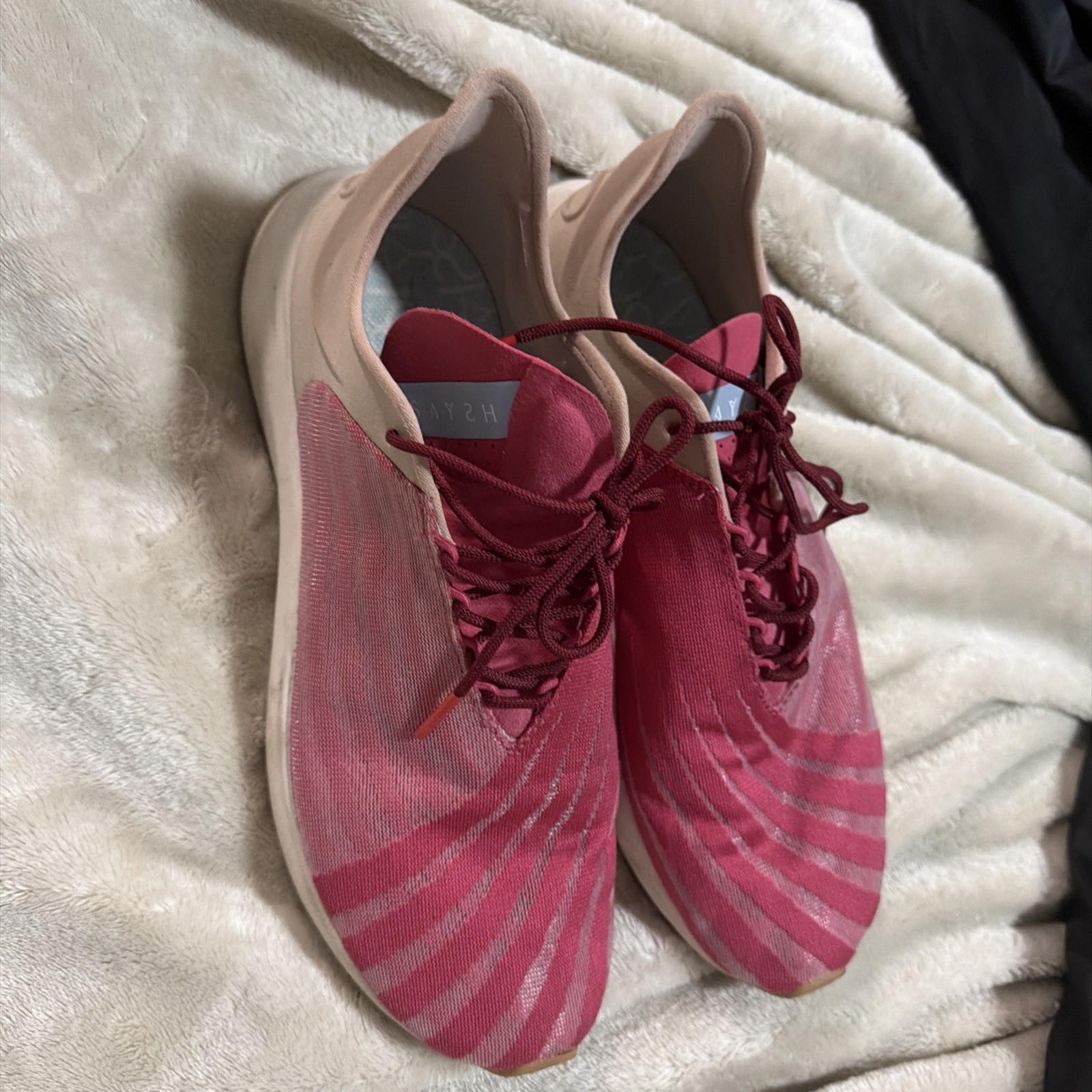 SAYSH Womens One Red Running Shoes Allyson Felix Sneakers Pink Monomix 9